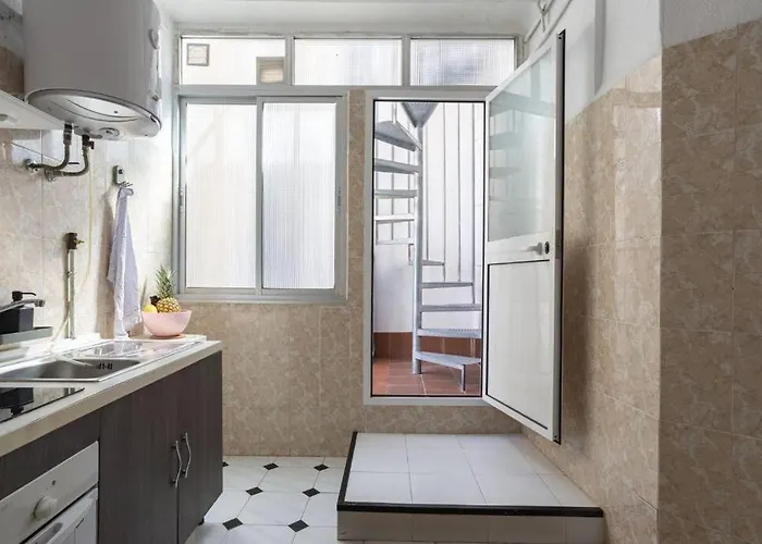 Apartment Large Private Terrace 2 Bedroom *